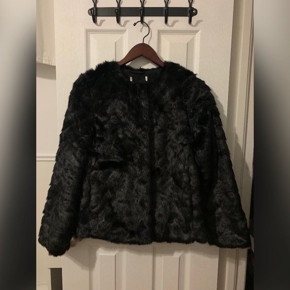 H&M Black Faux Fur Jacket - Picture 1 of 10